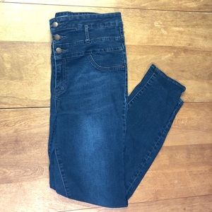 👑 High Waisted Jeans - Charlotte Russe